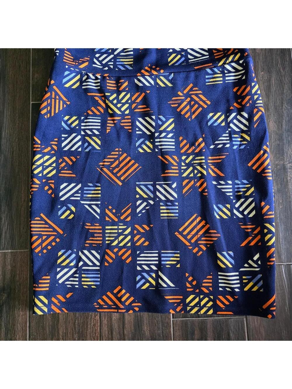 LuLaRoe Women's Blue and Navy Skirt